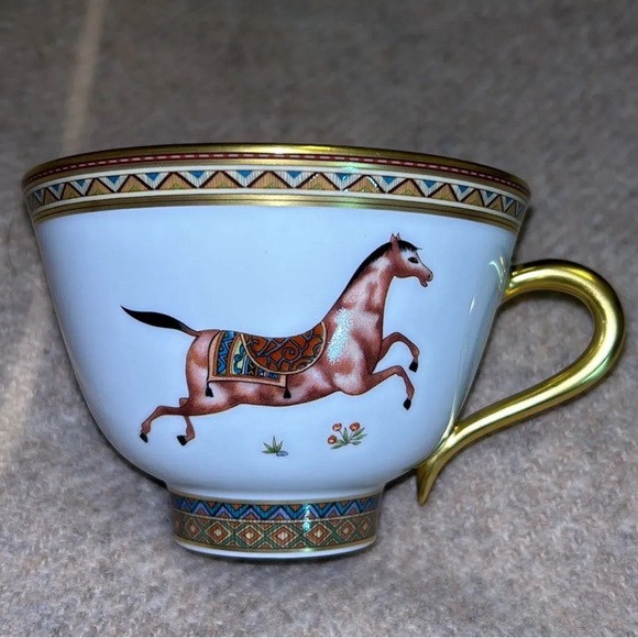 Hermes tea cup and saucer - Picture 2 of 8